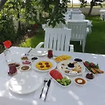Akmonya Hotel *