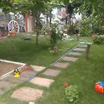 Hotel Akmonya *