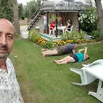 Akmonya Hotel *