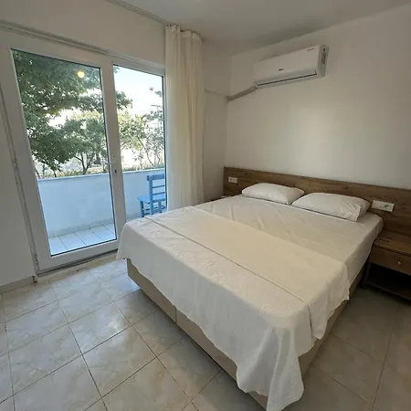 Hotel Akmonya *