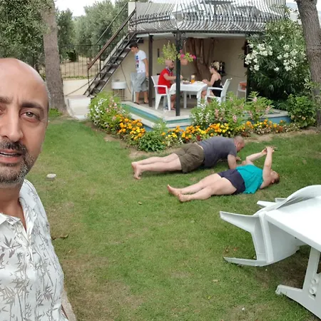 Akmonya Hotel *